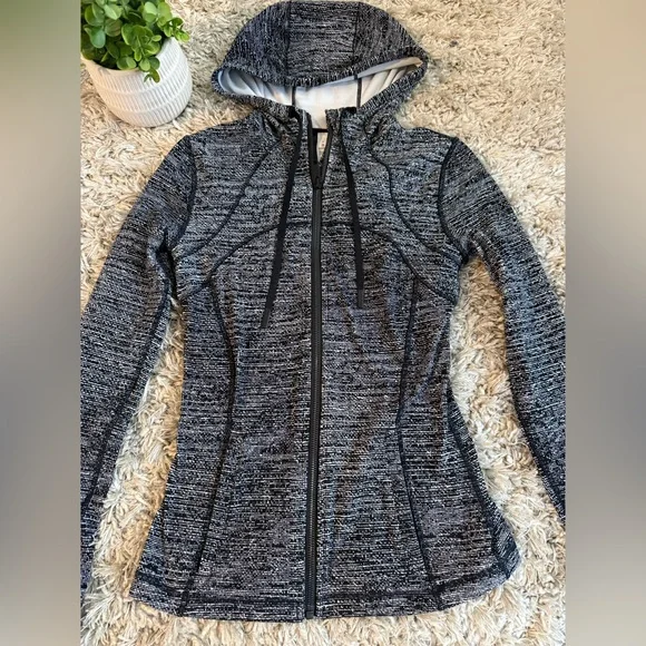 Lululemon Hooded Define Jacket Nulu in Twillines Black and White - Picture 2 of 15